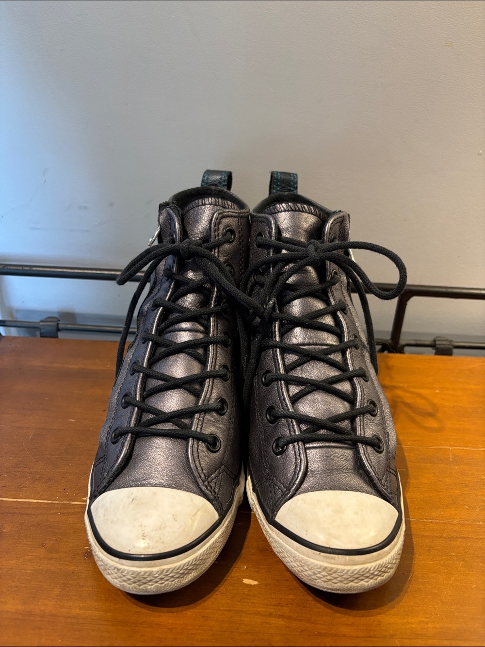 Converse All Stars Leather Silver High Top Zipper Closure with Low Wedge - Picture 4 of 8